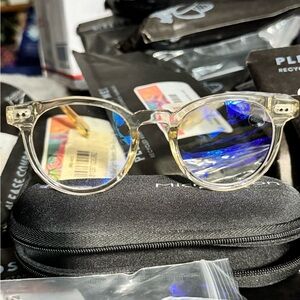 Optima Blue Light Readers, shiny Crystal Clear +2.0 by MicroVision